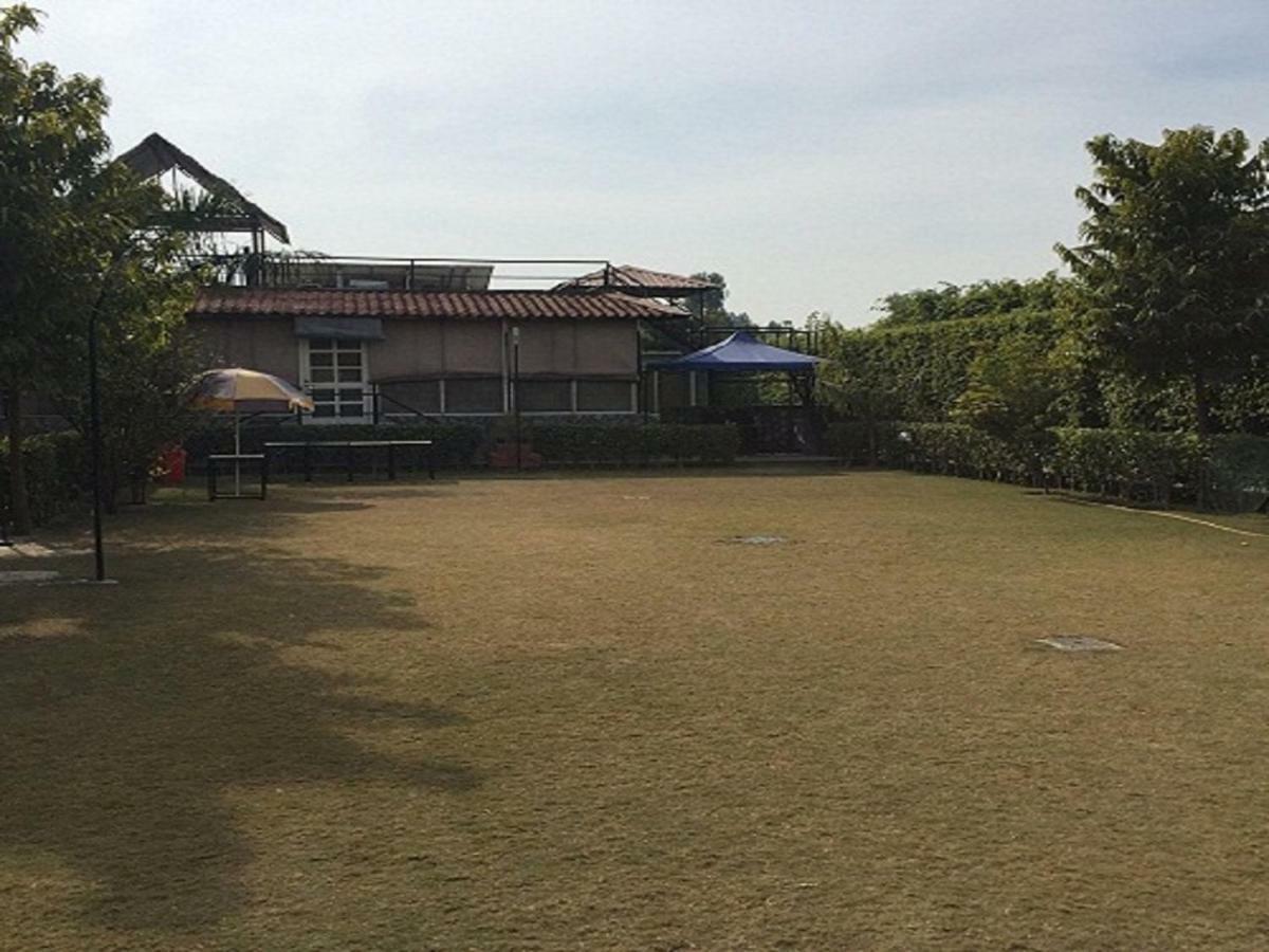 נוידה Ad Country Villa מראה חיצוני תמונה